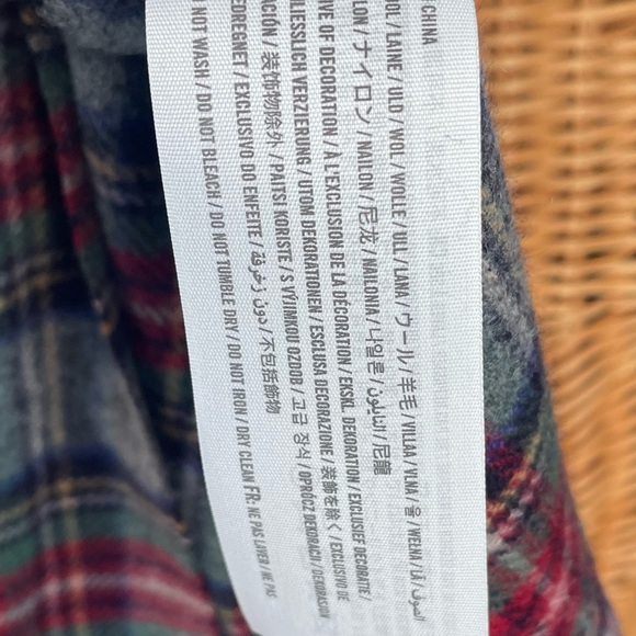 Abercrombie & Fitch Wool Blend Classic Plaid Scarf Grey Red Green Blue Fringe - Picture 6 of 6